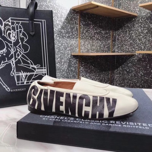 Givenchy Flat 003